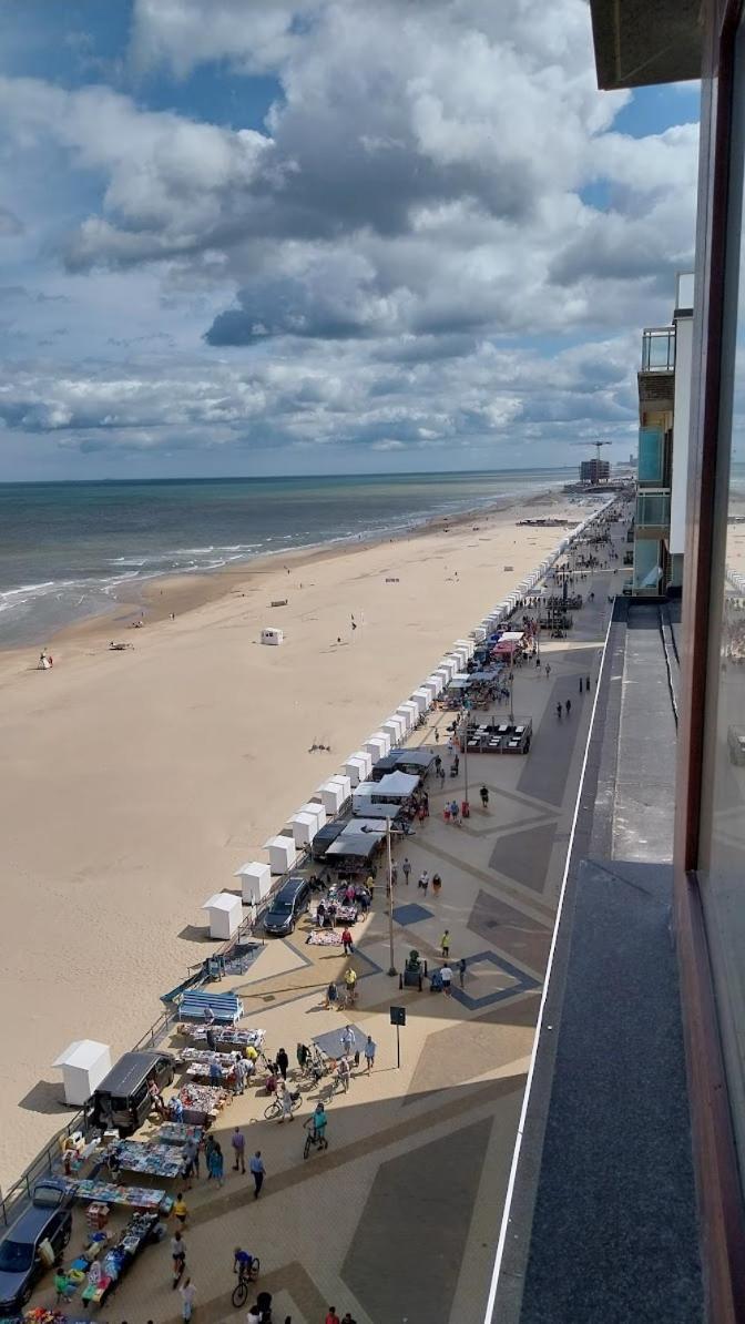 Lovely N° 9 Op Ieder Moment Een Prachtig Zeezicht & Zwembad Middelkerke Kültér fotó